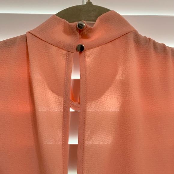 2/$20 or 3/$25 Sz L Peach Blouse w/ Flutter Sleeves - Picture 5 of 7